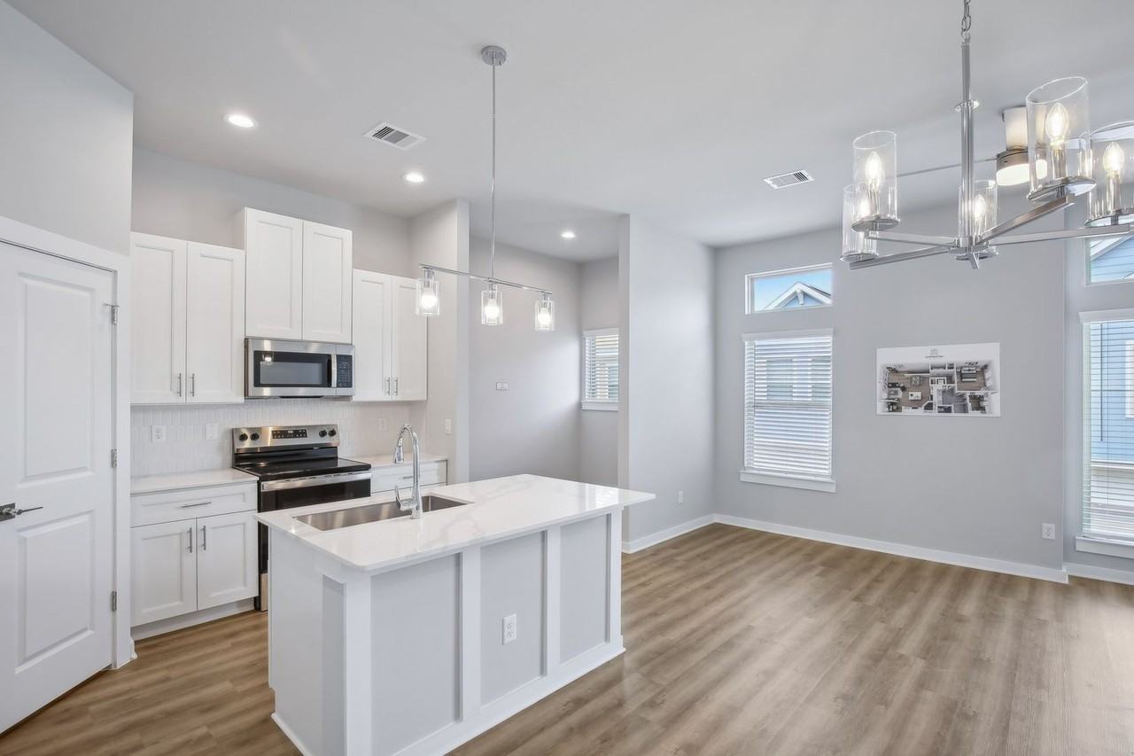 5751 Spring Stuebner Rd - Photo 4 of 15