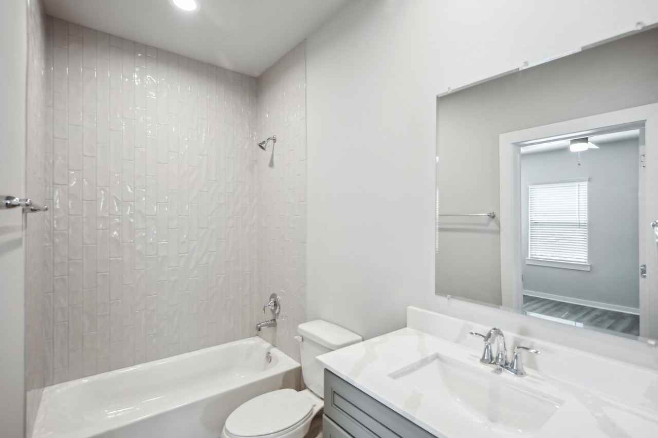 5751 Spring Stuebner Rd - Photo 5 of 15