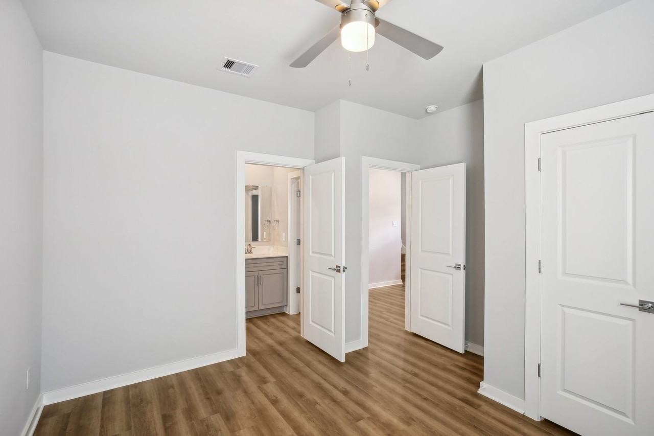 5751 Spring Stuebner Rd - Photo 6 of 15