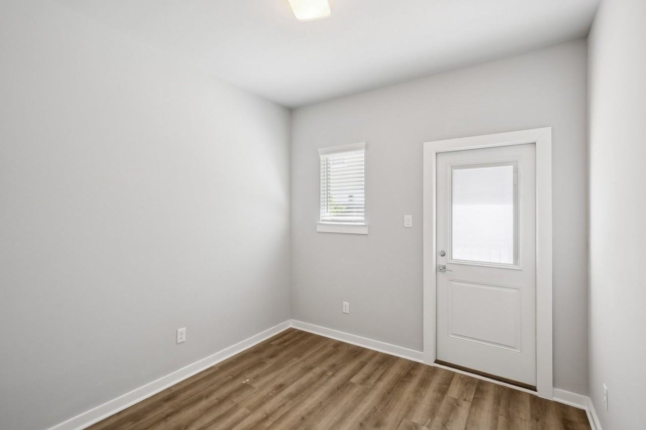 5751 Spring Stuebner Rd - Photo 7 of 15