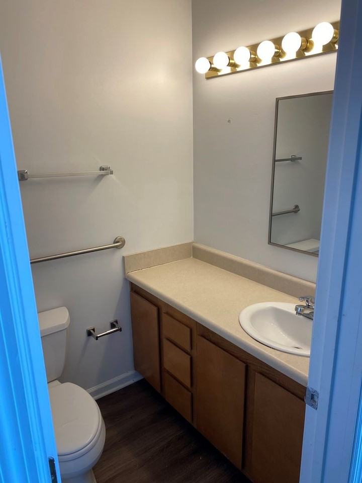 215 W College Ave - Photo 6 of 6