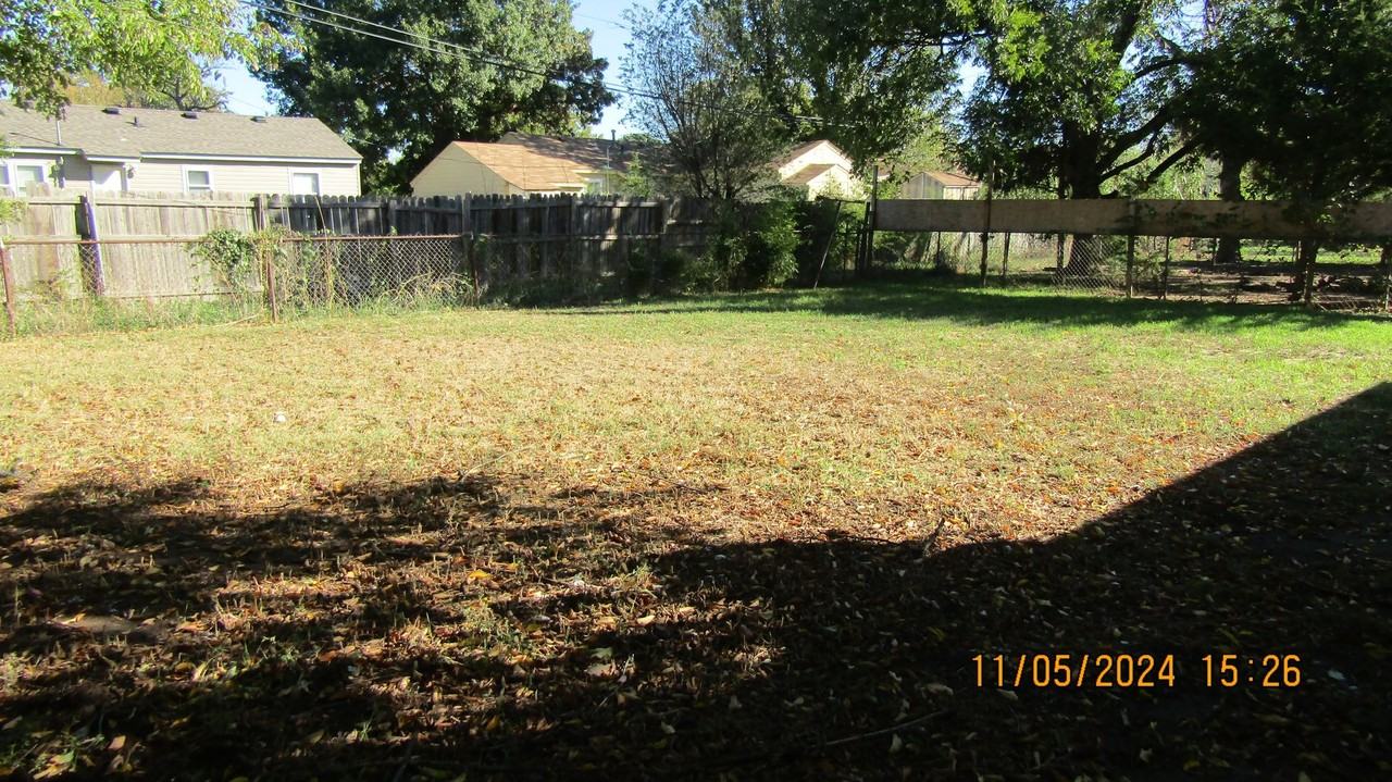 204 Sw 24th St - Photo 2 of 20