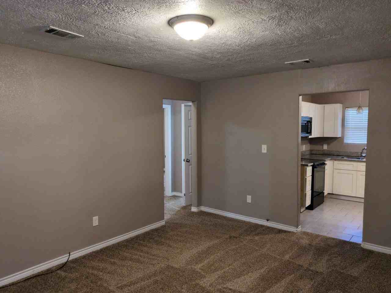 5180 Parkview Dr - Photo 7 of 16