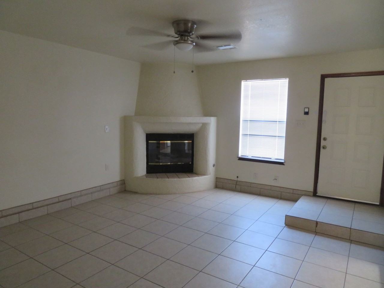 *1130 Bleimeyer - Photo 2 of 18