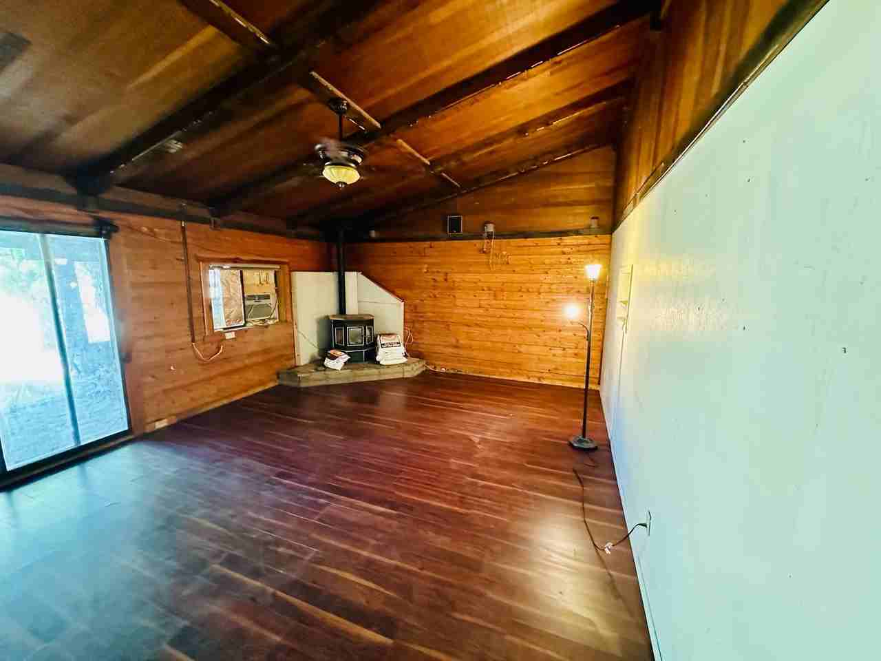137 S Market St - Photo 3 of 10