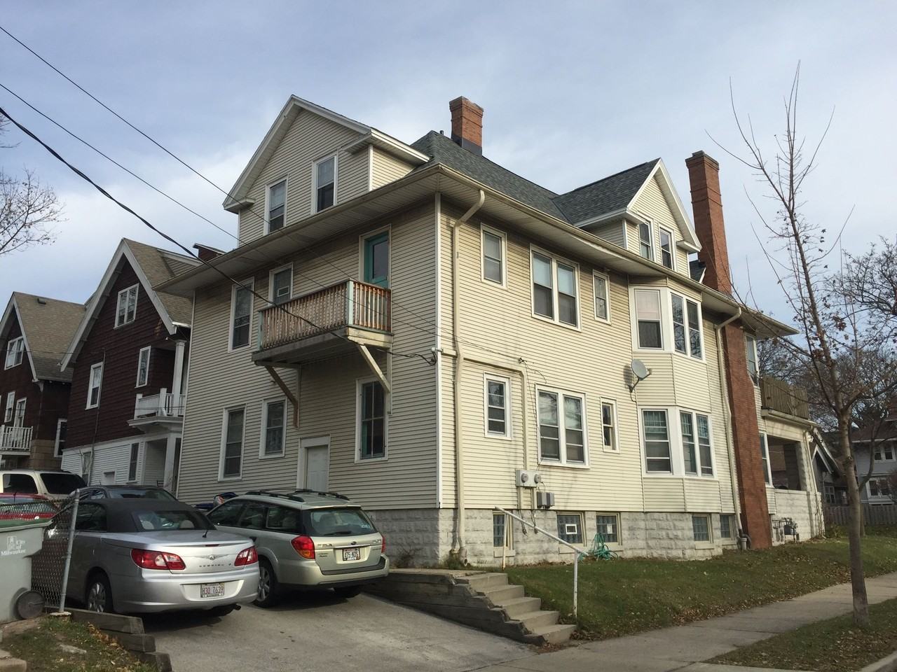 3003 N Maryland Ave - Photo 4 of 50