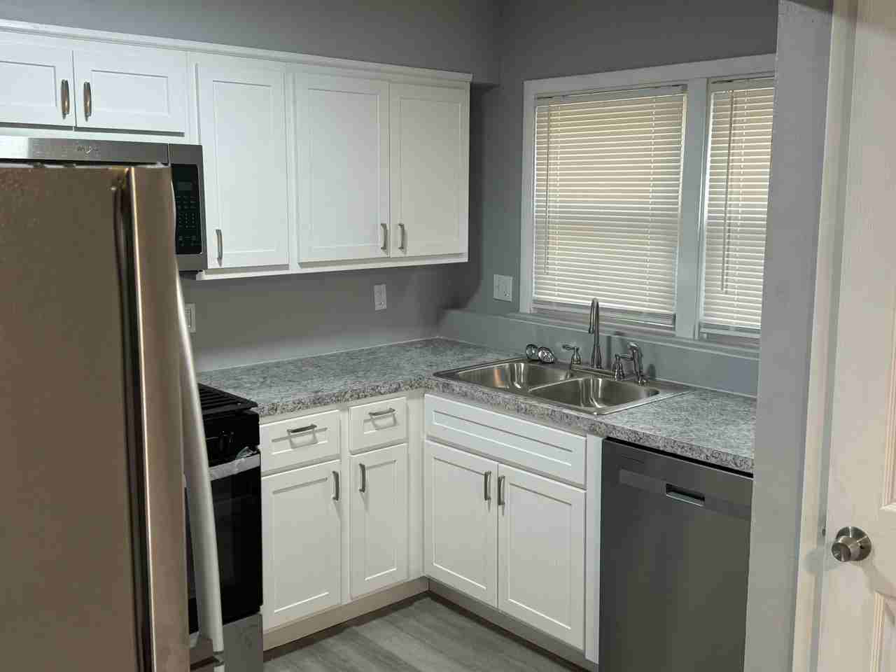 8576 Kathlyn Dr - Photo 2 of 11