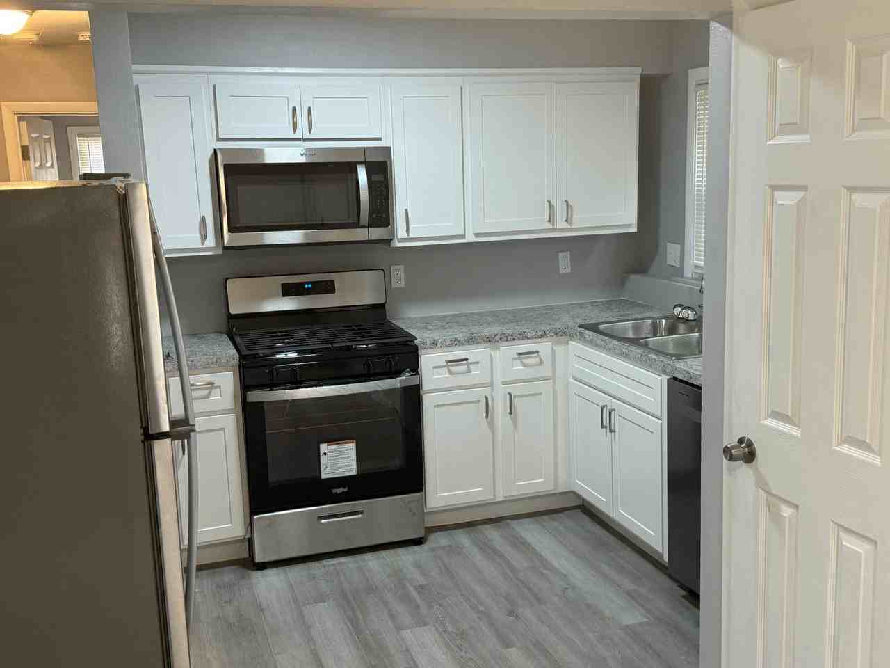 8576 Kathlyn Dr - Photo 3 of 11