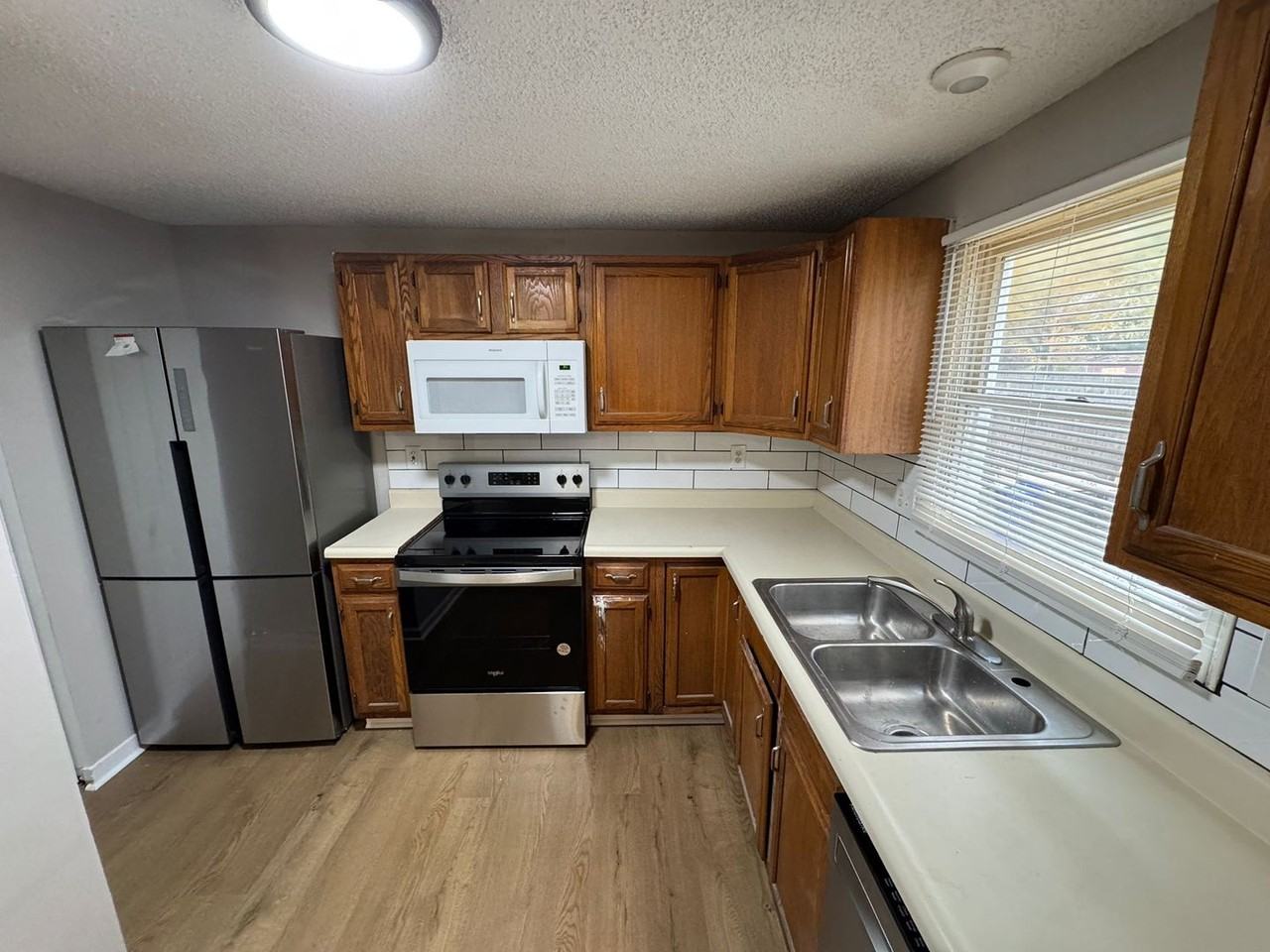 181 Logan St - Photo 5 of 14