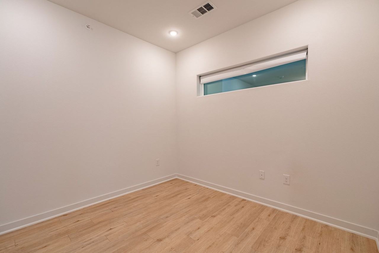 100 W Mockingbird Ln #201 - Photo 6 of 16