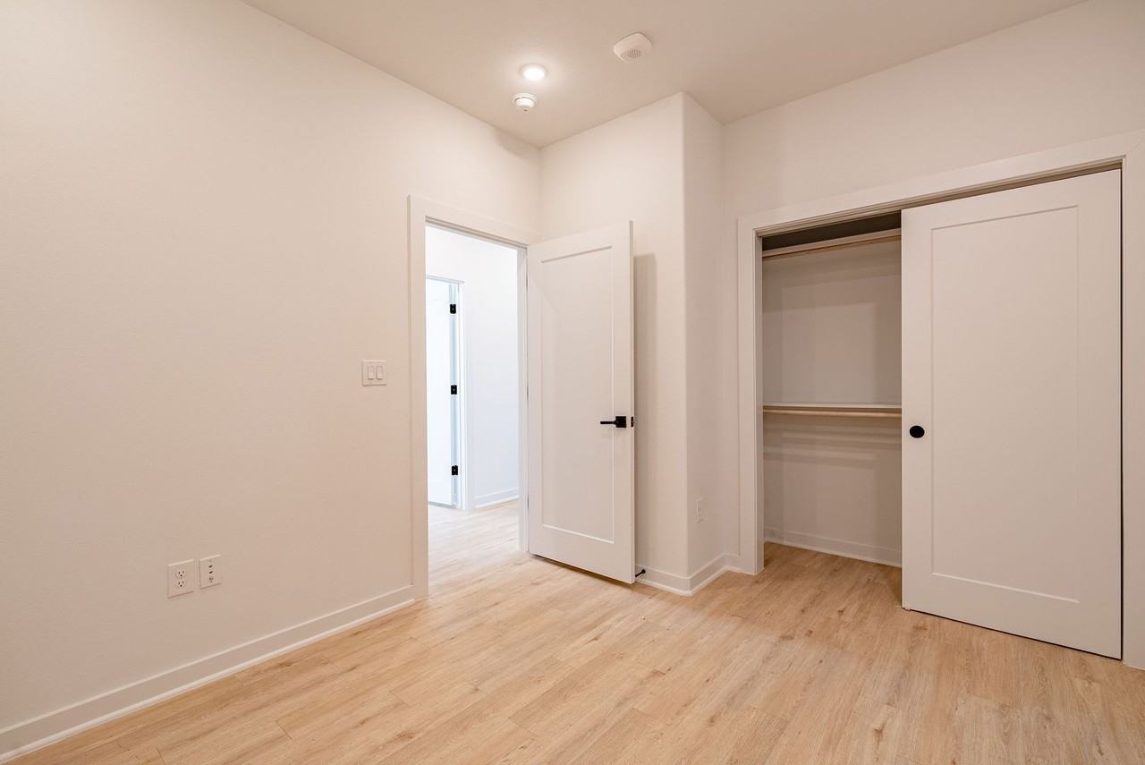 100 W Mockingbird Ln #201 - Photo 7 of 16