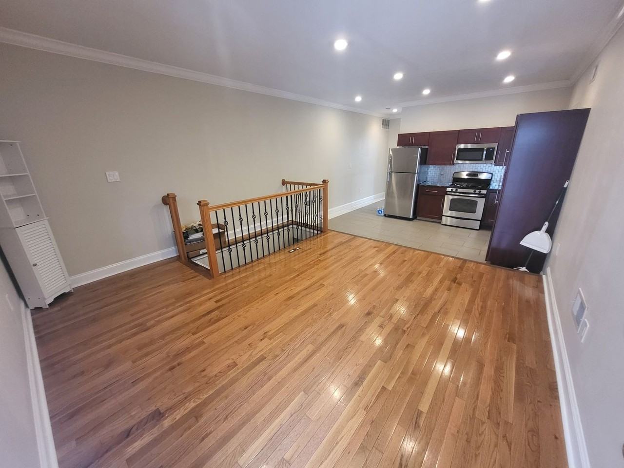 1113 W Moyamensing Ave - Photo 3 of 20