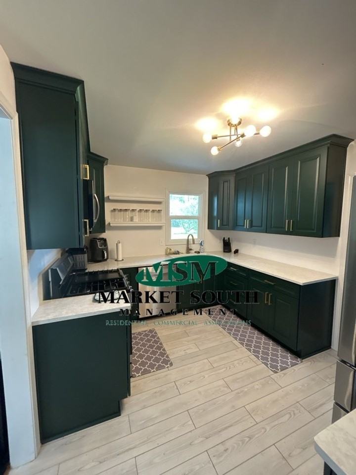 319 Sharondale Rd - Photo 3 of 25