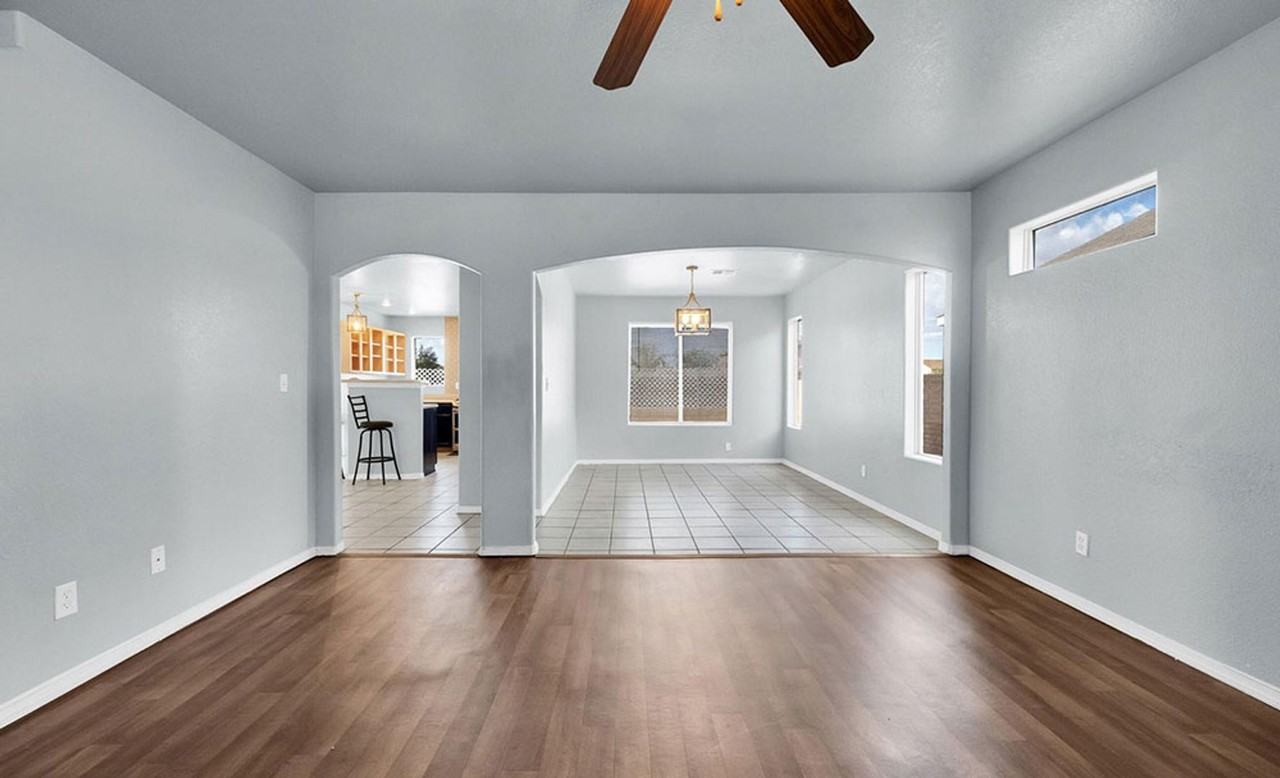 2938 Fountain Ave - Photo 2 of 9