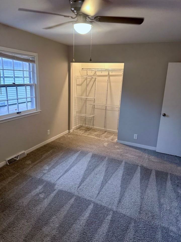 2314 Glenoak Dr - Photo 2 of 17