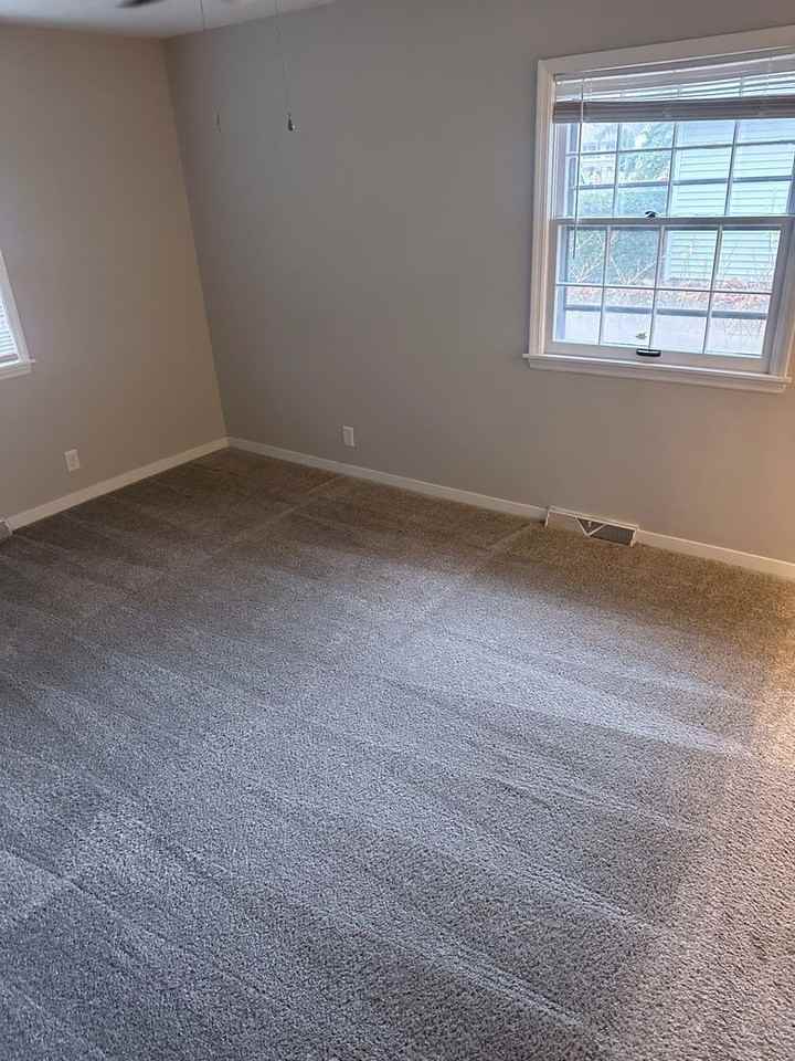2314 Glenoak Dr - Photo 4 of 17