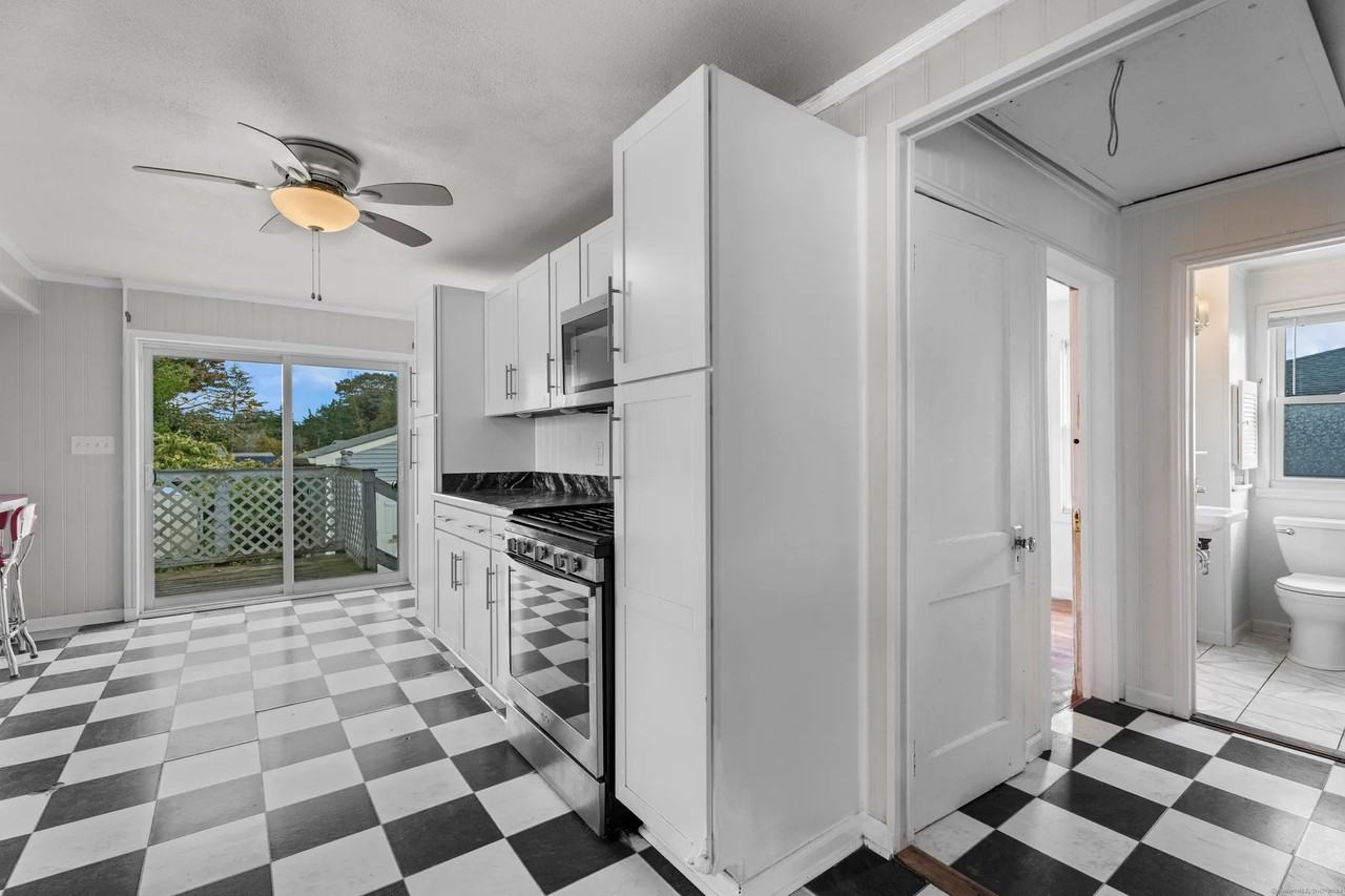 157 Ocean View Street - Photo 2 of 25