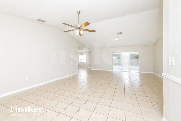 1005 Edmund Ave - Photo 3 of 15