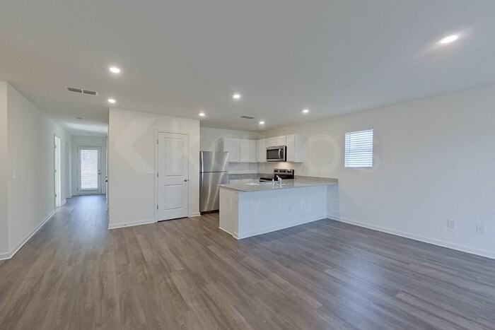 516 Macmillian Ln - Photo 2 of 21