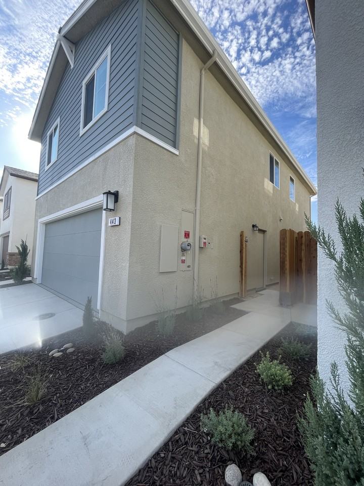 443 Peppercorn Dr #NA - Photo 2 of 34