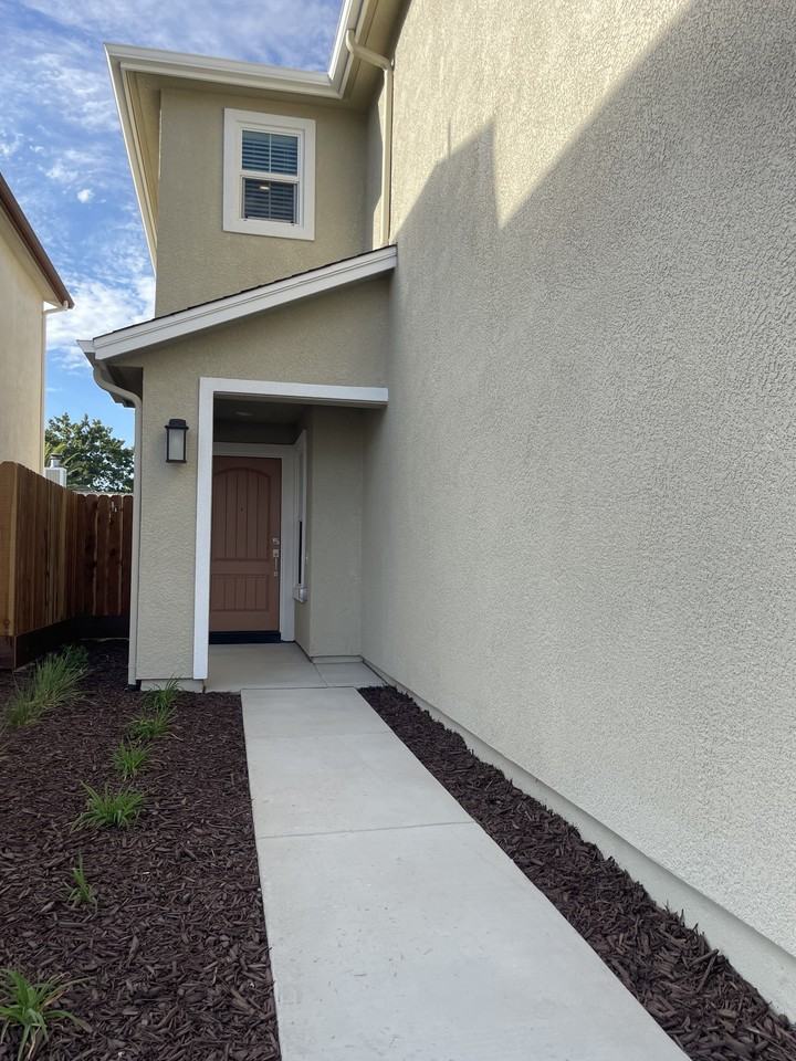 443 Peppercorn Dr #NA - Photo 3 of 34