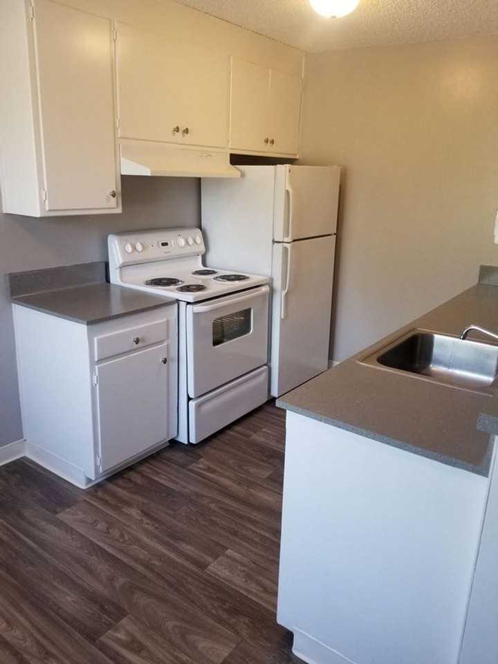 1625 Scenic Drive - Photo 2 of 20