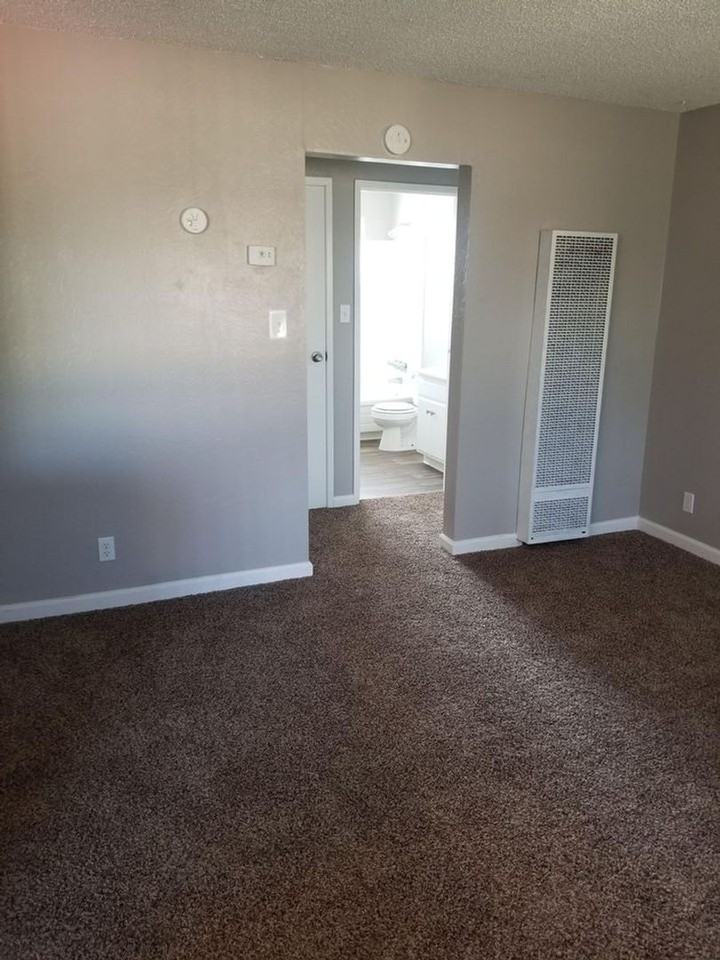 1625 Scenic Drive - Photo 4 of 20