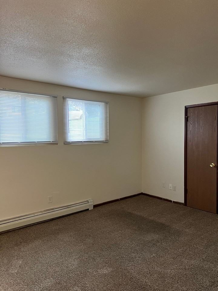 HOT DEAL 2 M0NTHS FREE!! APPLY TODAY! 2BR/1BA - Photo 4 of 8