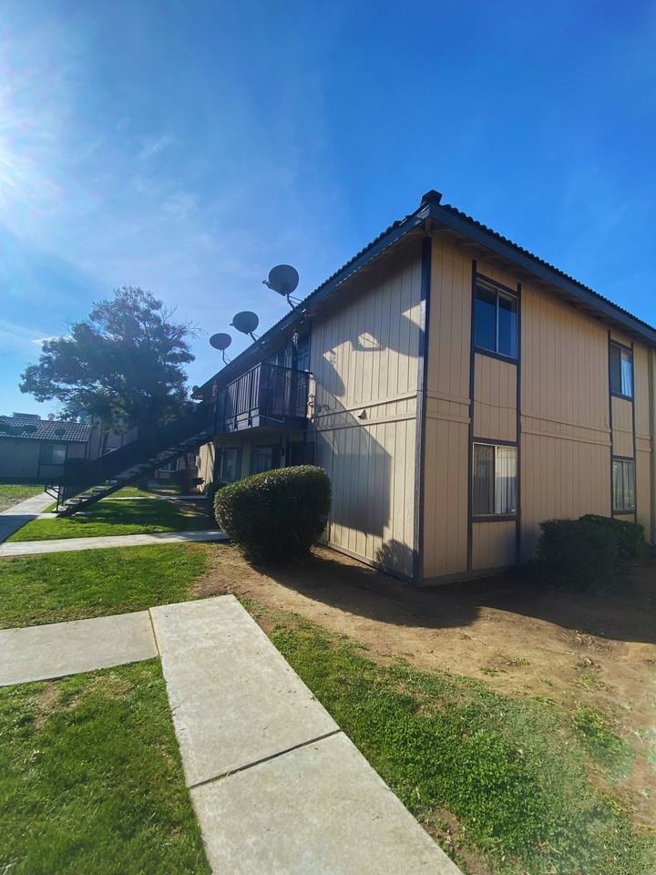 3166 W. Princeton Ave - Photo 4 of 11