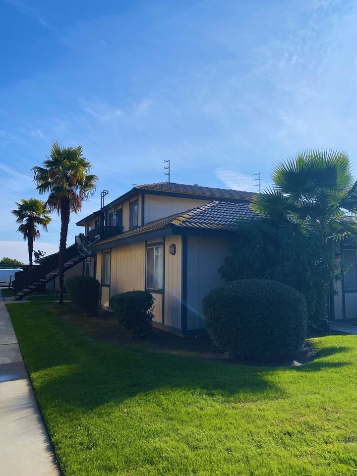 3166 W. Princeton Ave - Photo 7 of 11