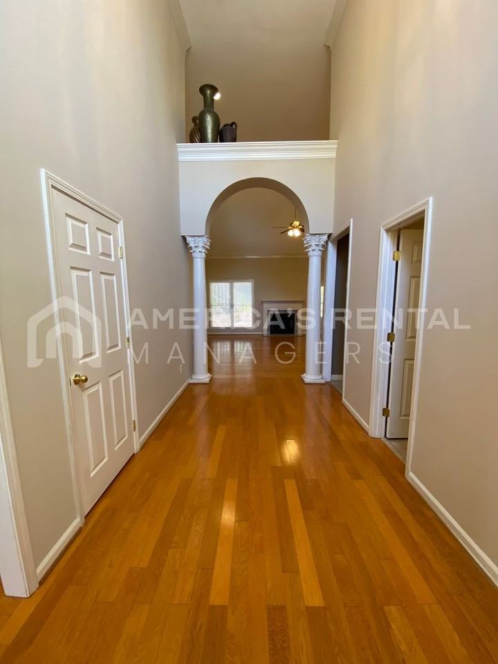 6304 Waterside Cv - Photo 2 of 30