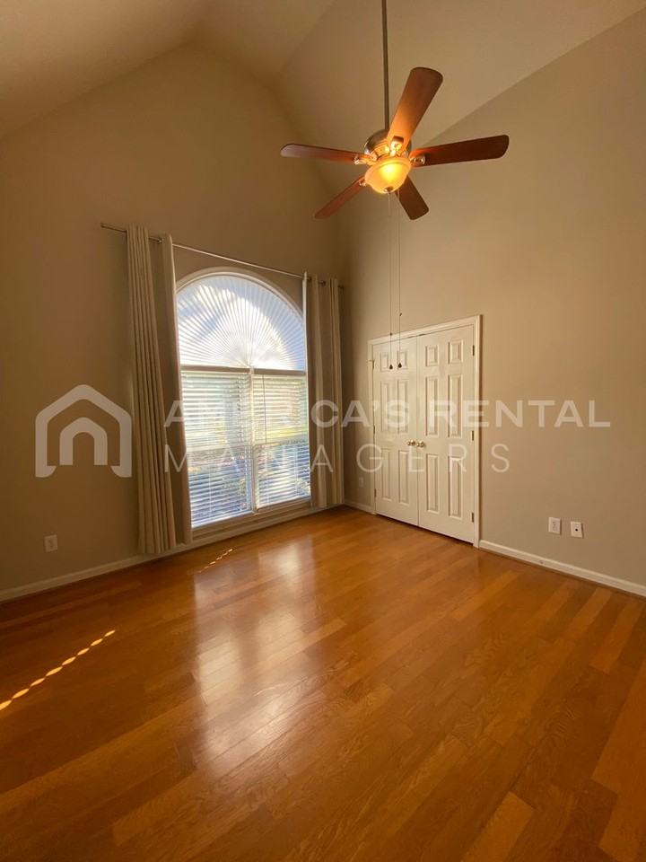 6304 Waterside Cv - Photo 3 of 30