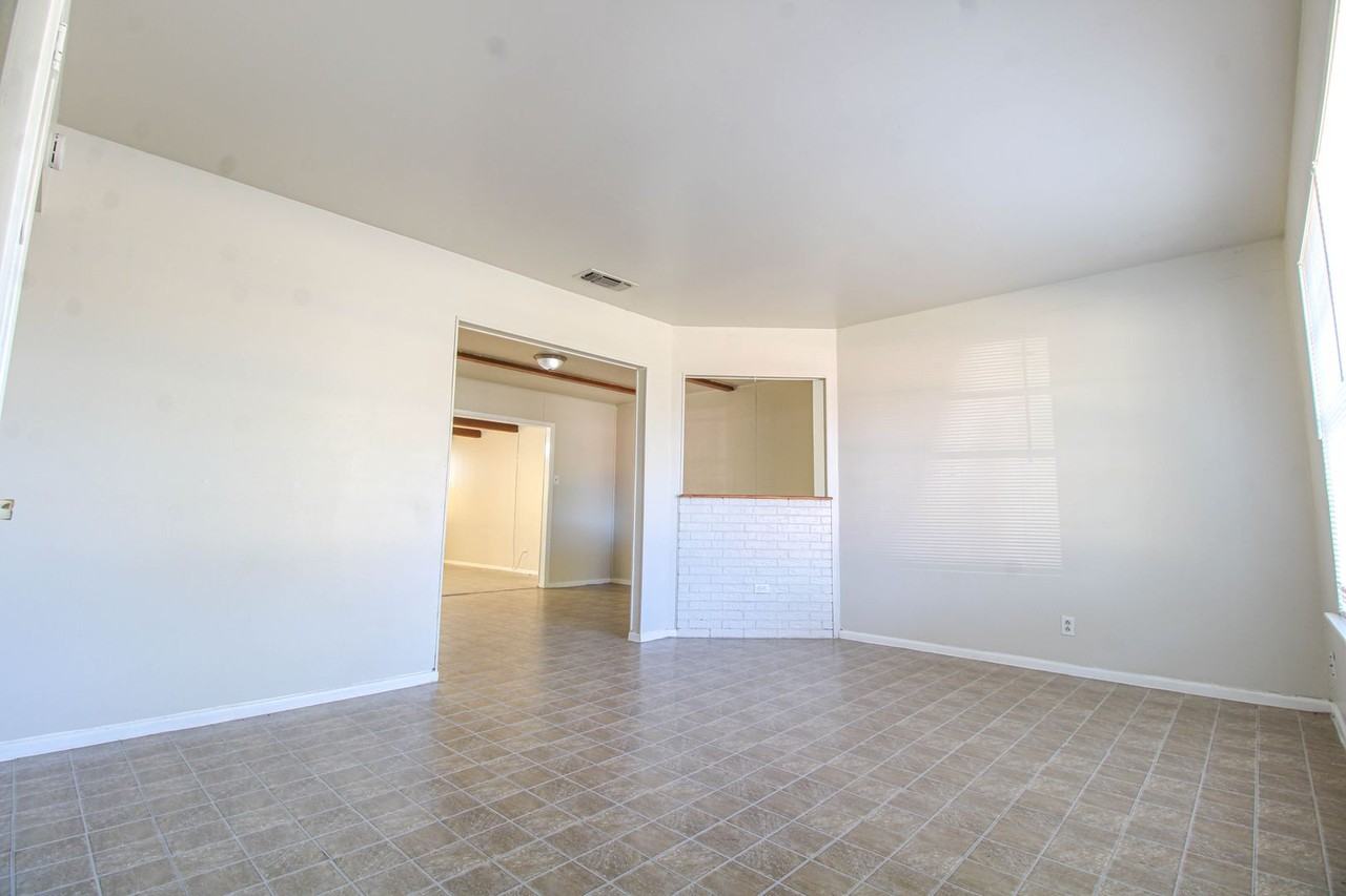 223 Balboa Dr - Photo 2 of 34
