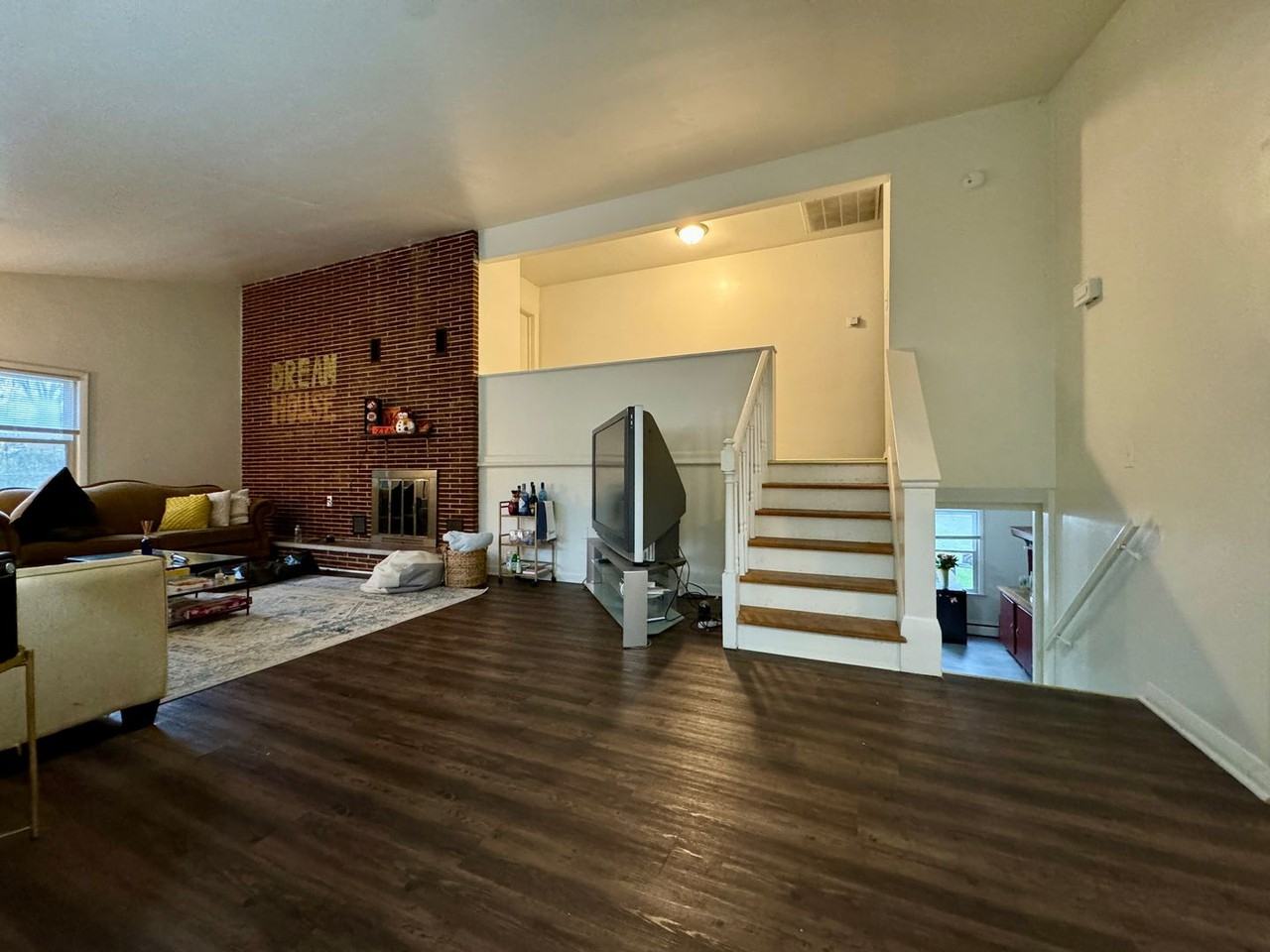 615 Progress St Ne - Photo 3 of 24