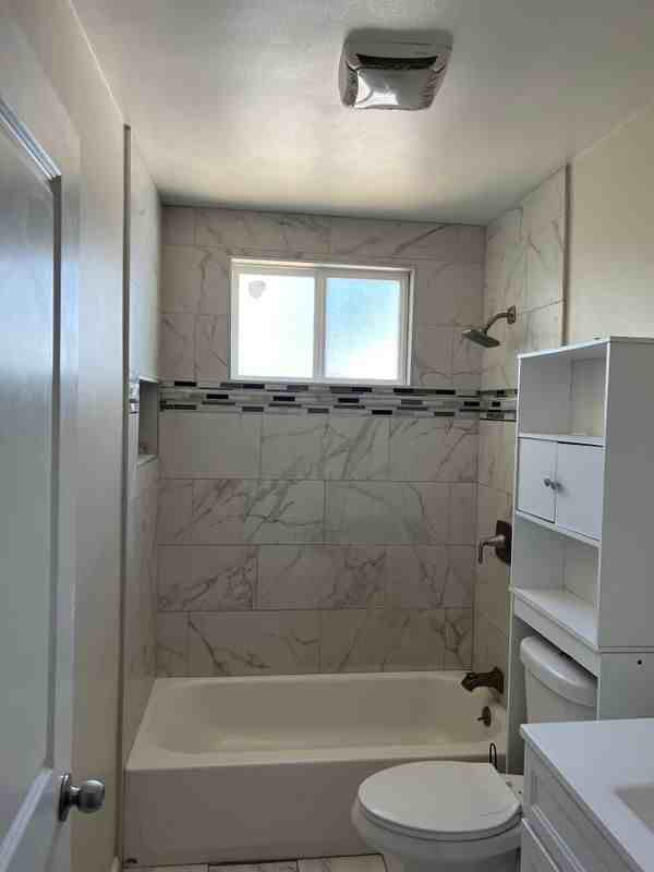6667 Hammond Ave - Photo 3 of 9