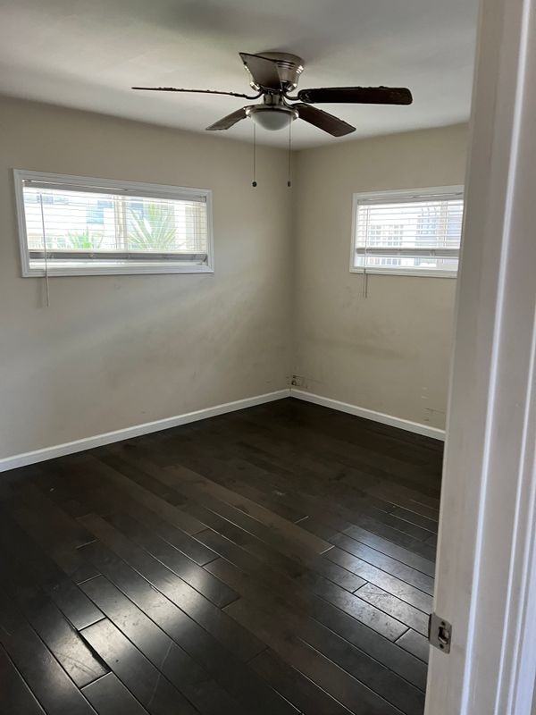 6667 Hammond Ave - Photo 4 of 9