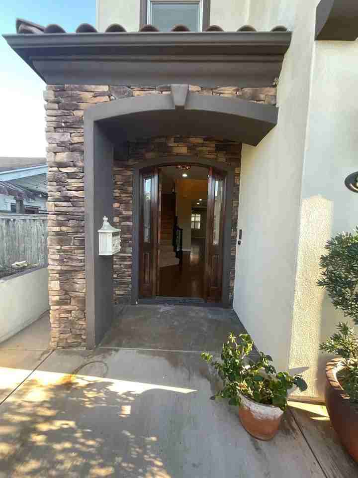 808 Geneva Ave - Photo 5 of 50