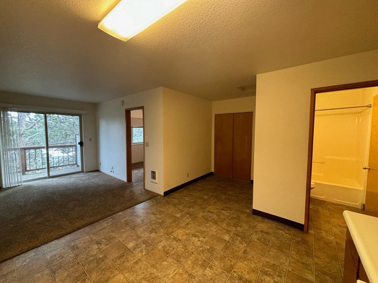 P1565 - Photo 3 of 9