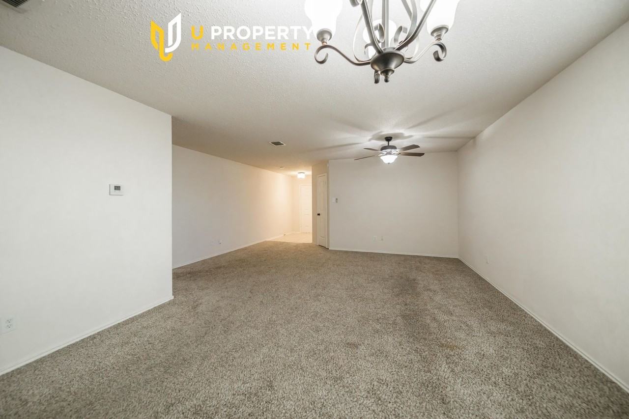 600 Rocky Springs Dr - Photo 3 of 27