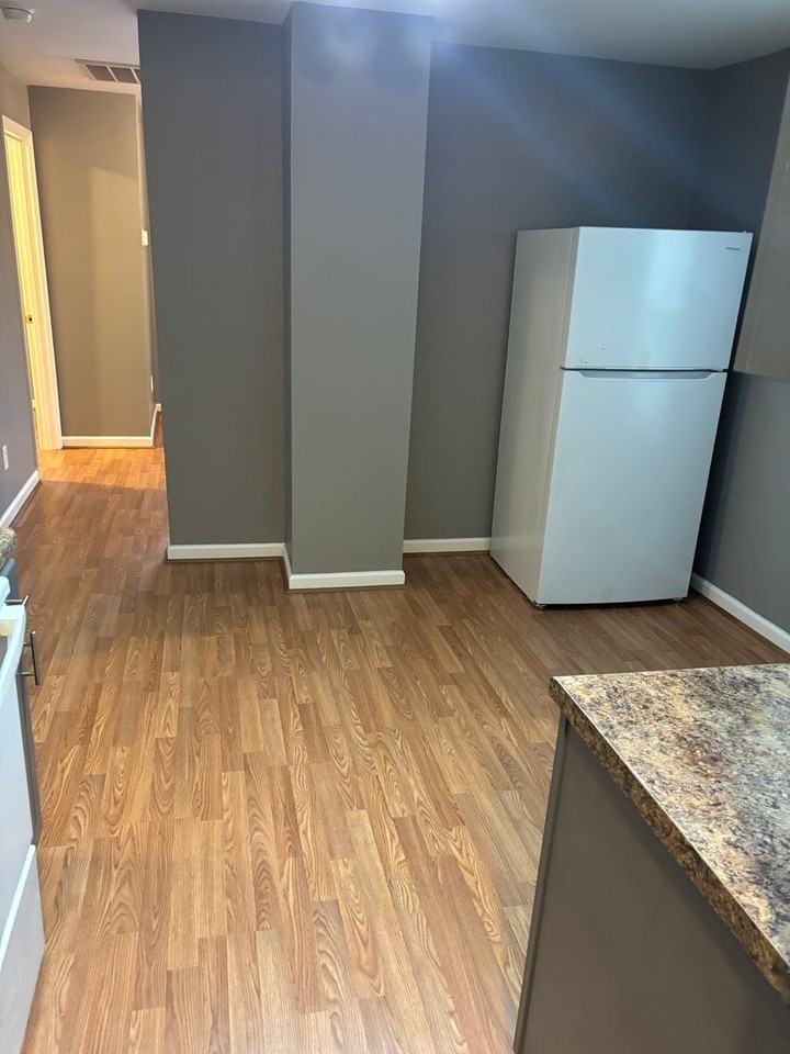 400 Walker Ave - Photo 5 of 13