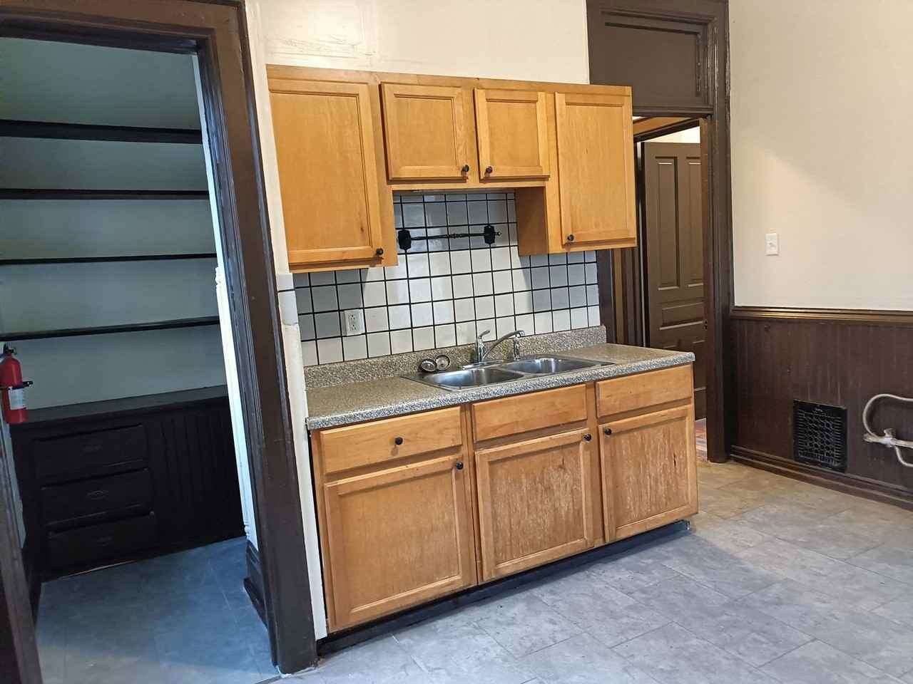 1221 N 28th St - Photo 2 of 10