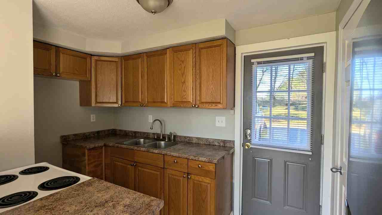 1181 Augusta Rd - Photo 3 of 10