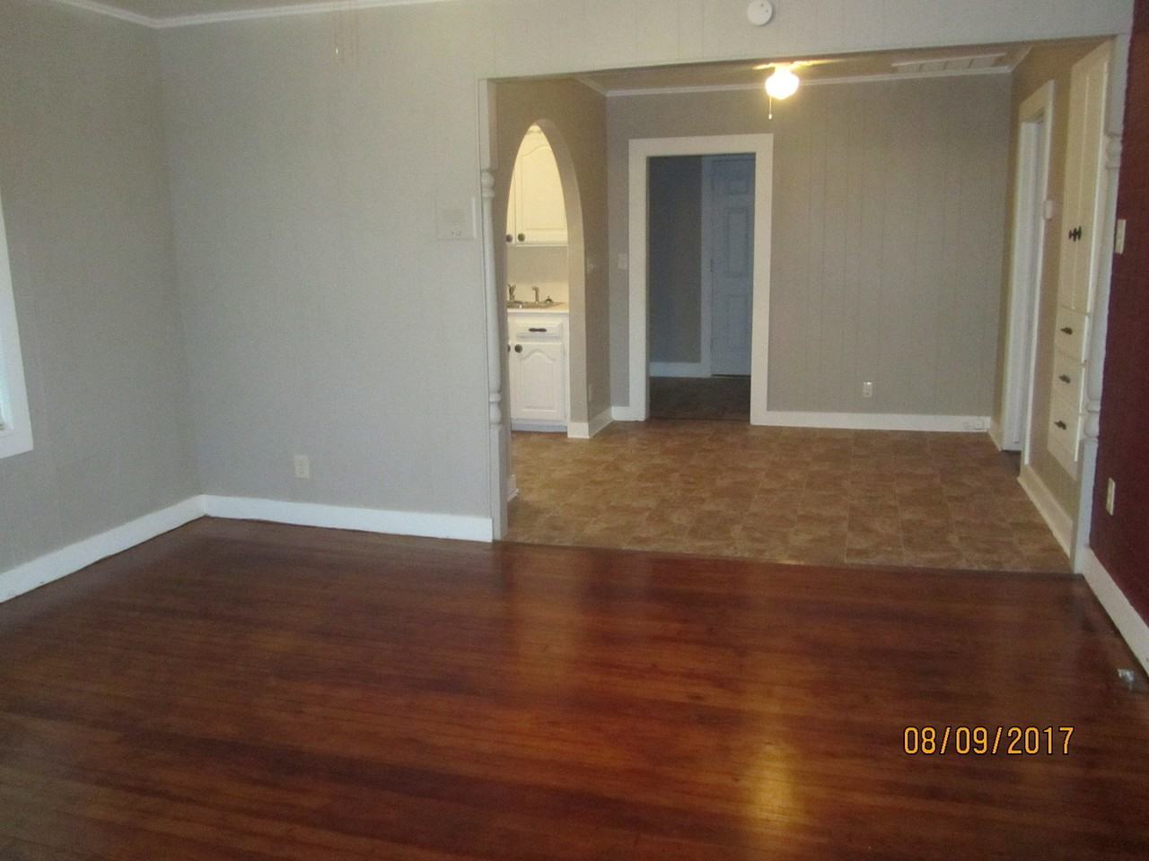 2319 Sw 27th St - Photo 3 of 22