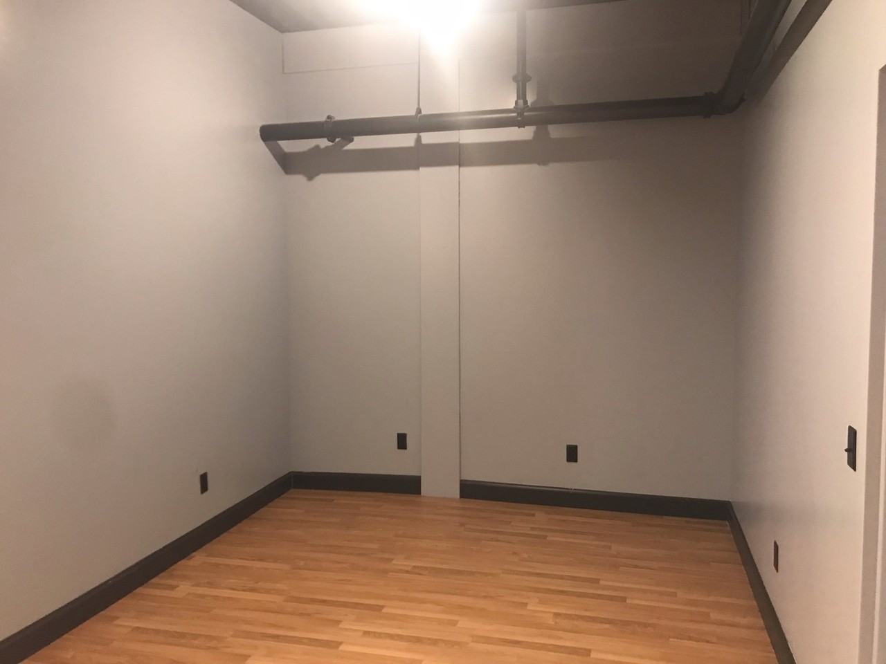 431 W Walnut St #C - Photo 4 of 23