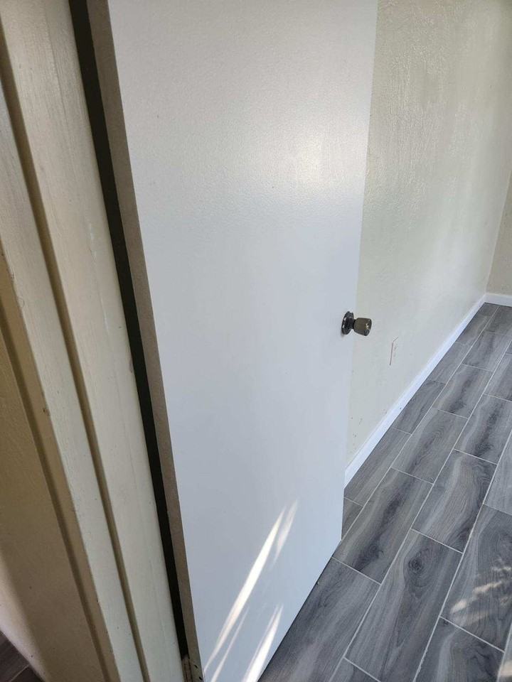 1301 W Howard St - Photo 2 of 6
