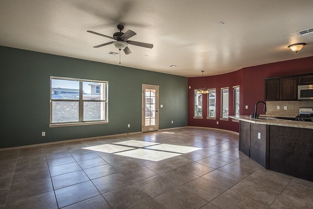 7128 Copper Canyon Dr - Photo 3 of 19