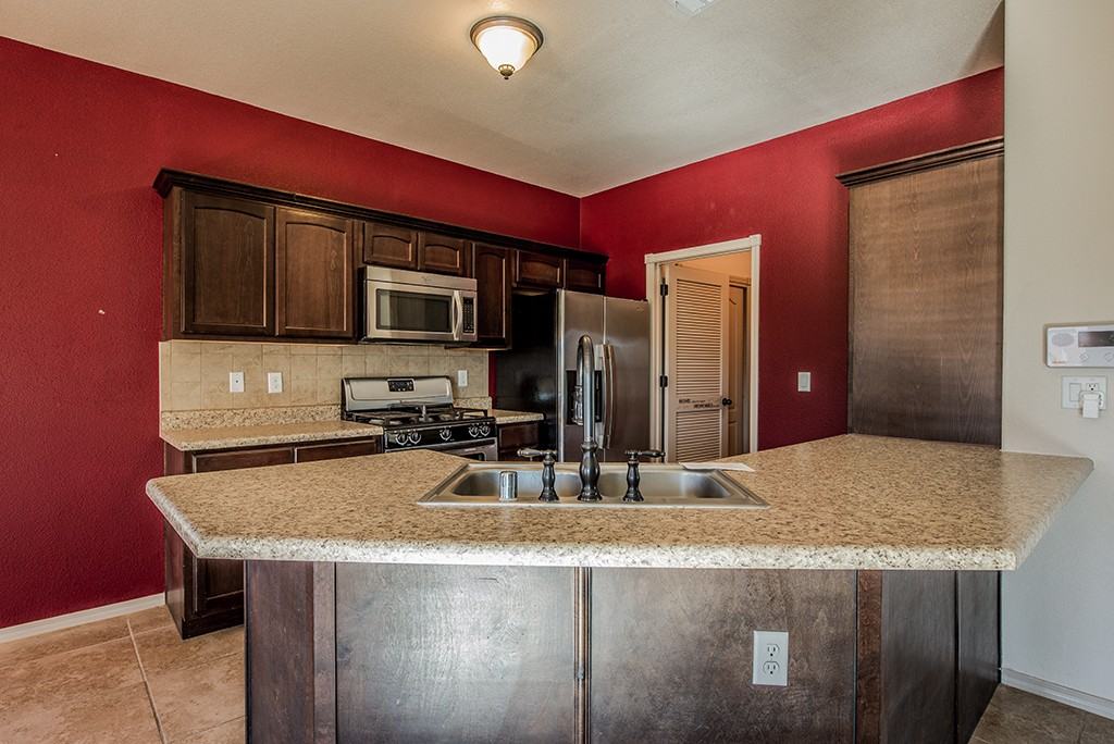 7128 Copper Canyon Dr - Photo 4 of 19