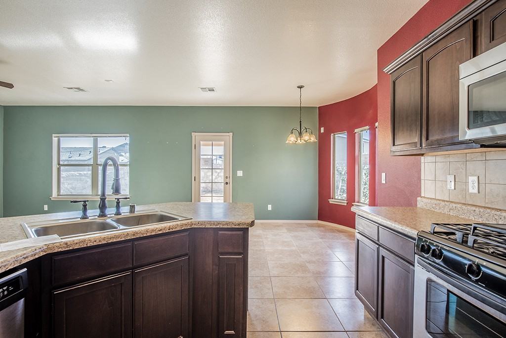 7128 Copper Canyon Dr - Photo 6 of 19