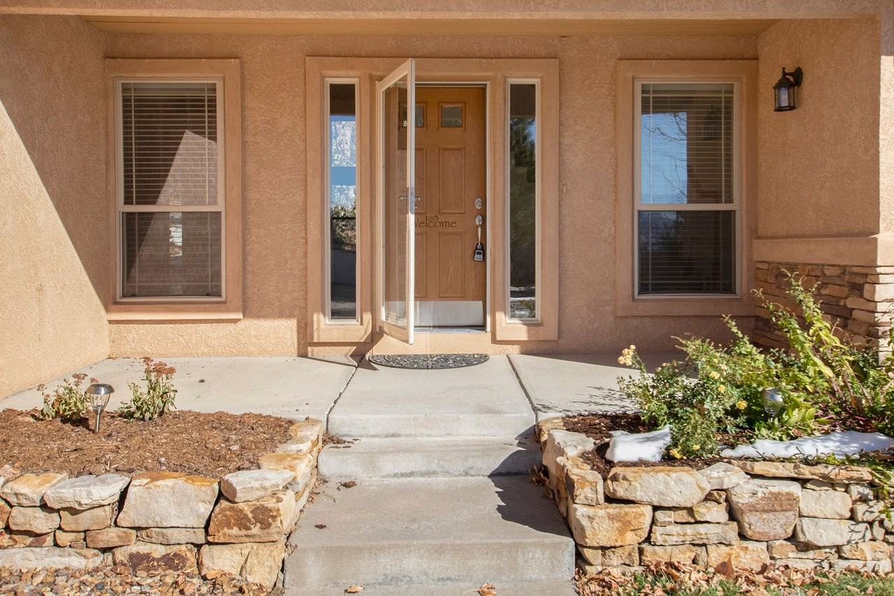 12513 Tenny Crags Rd - Photo 3 of 35