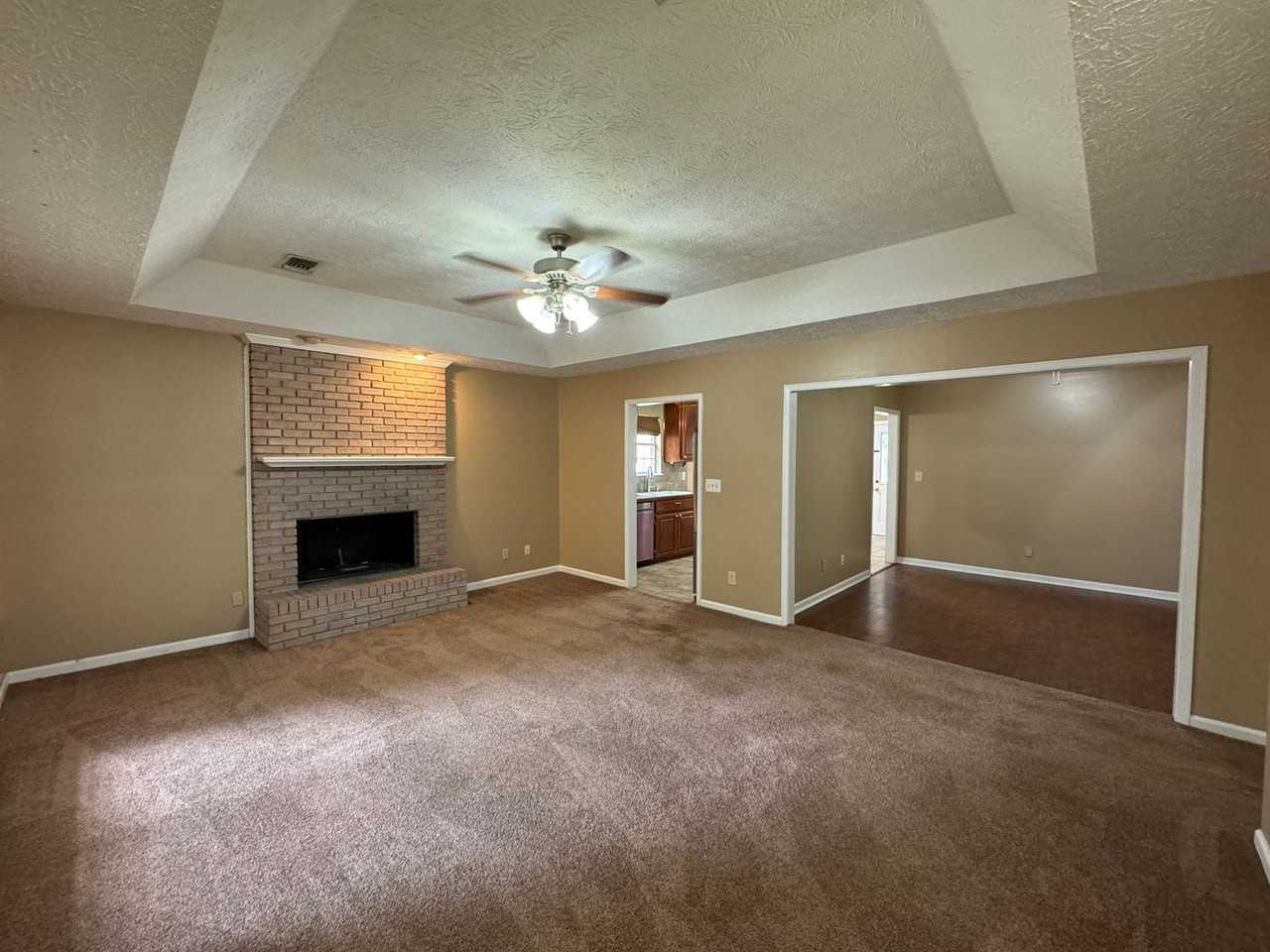 154 Springwood Cir - Photo 2 of 38